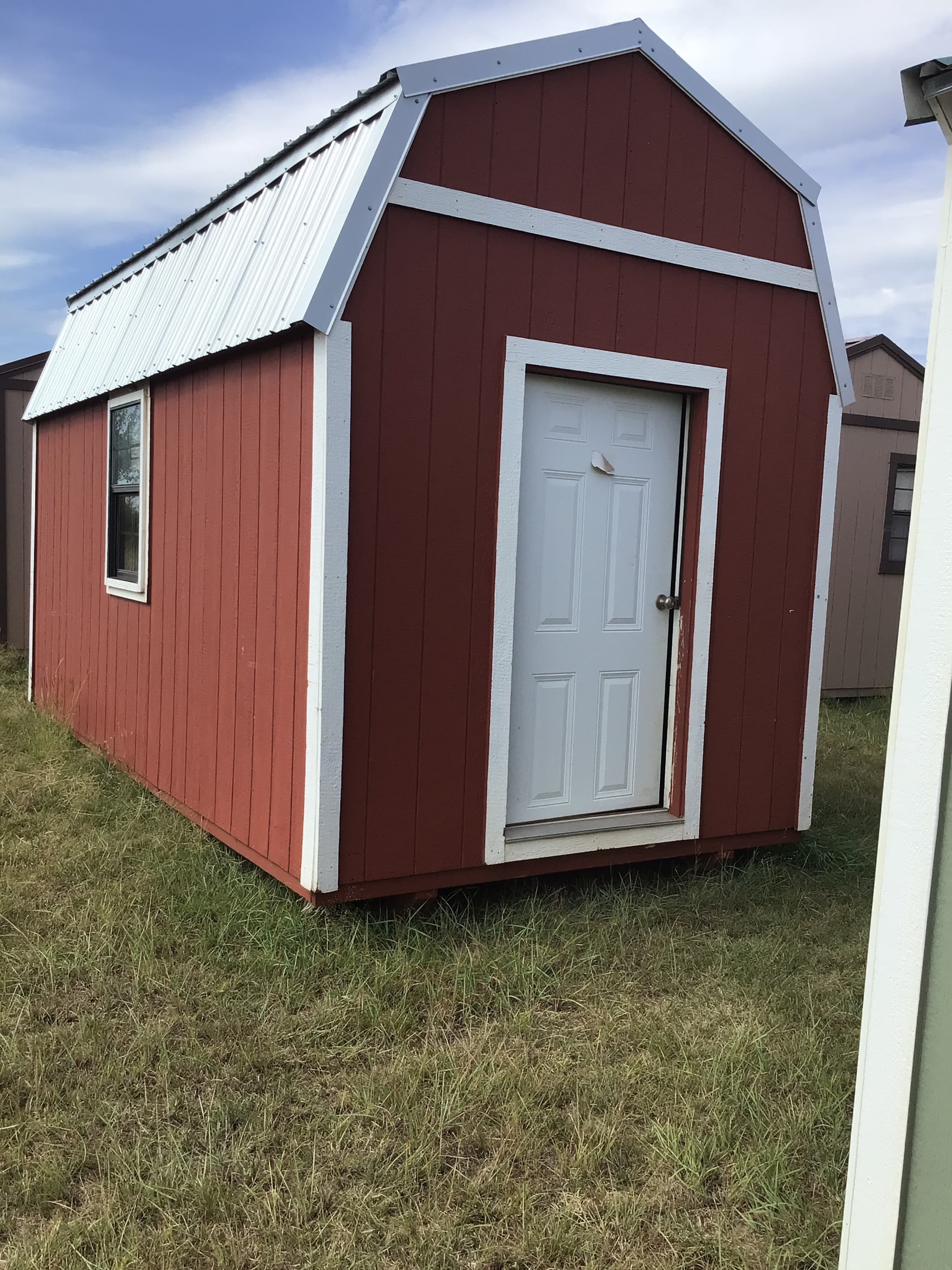 Lofted Side Entry Barn