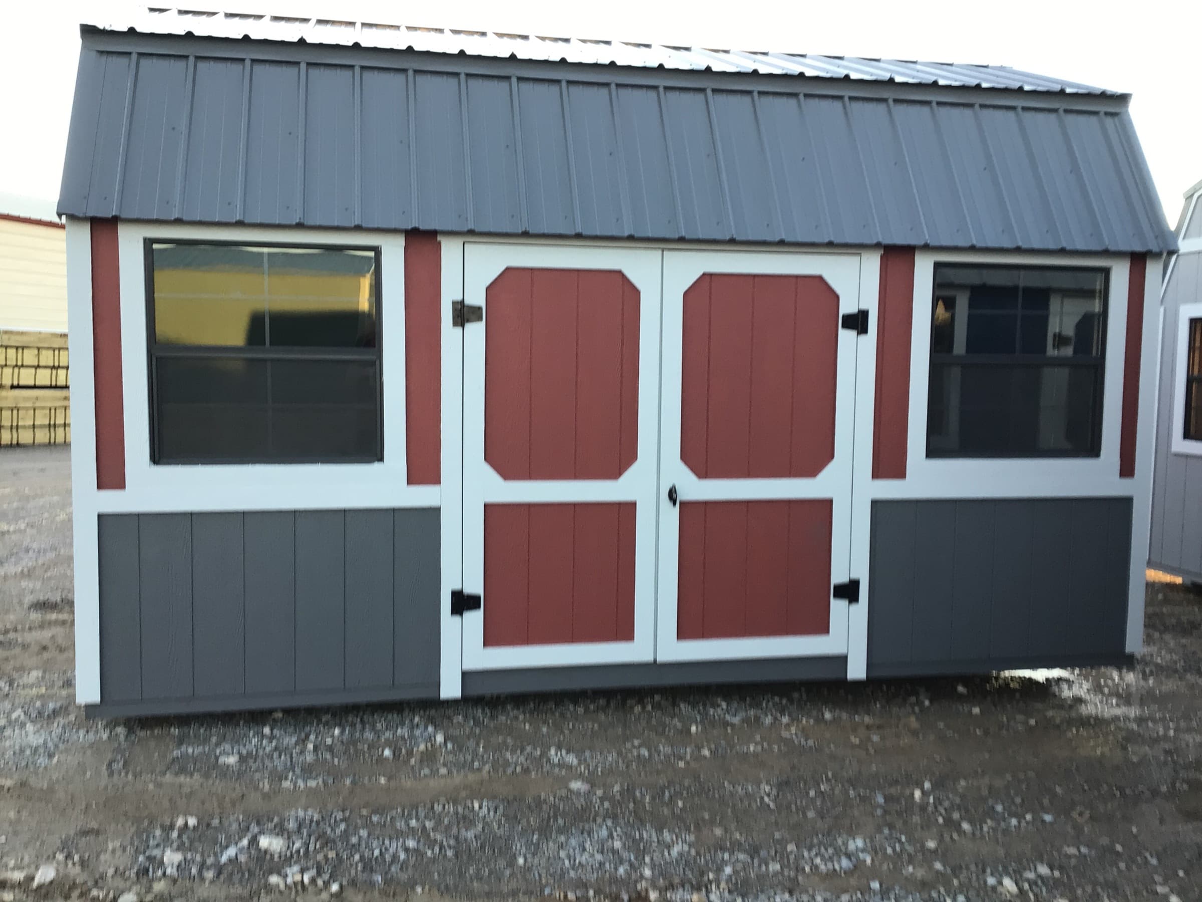 Lofted Side Entry Barn
